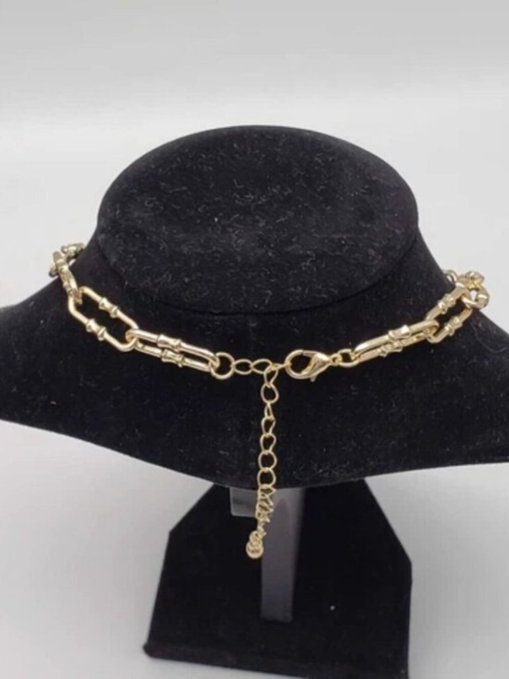 Gold-Plated Necklace with Authentic Louis Vuitton Padlock - Picture 9 of 11